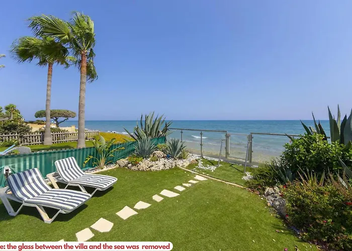 Beachfront Villa Carpe Diem